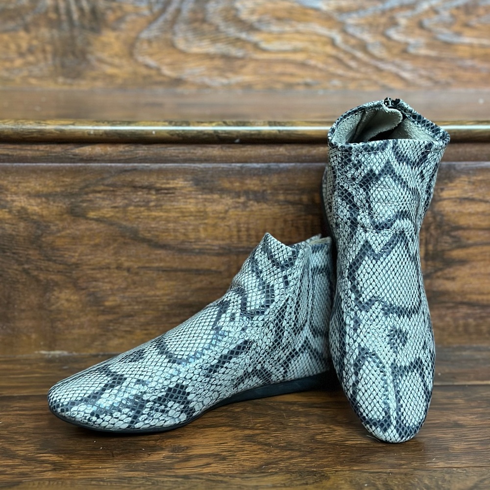Arche leather ankle shoes